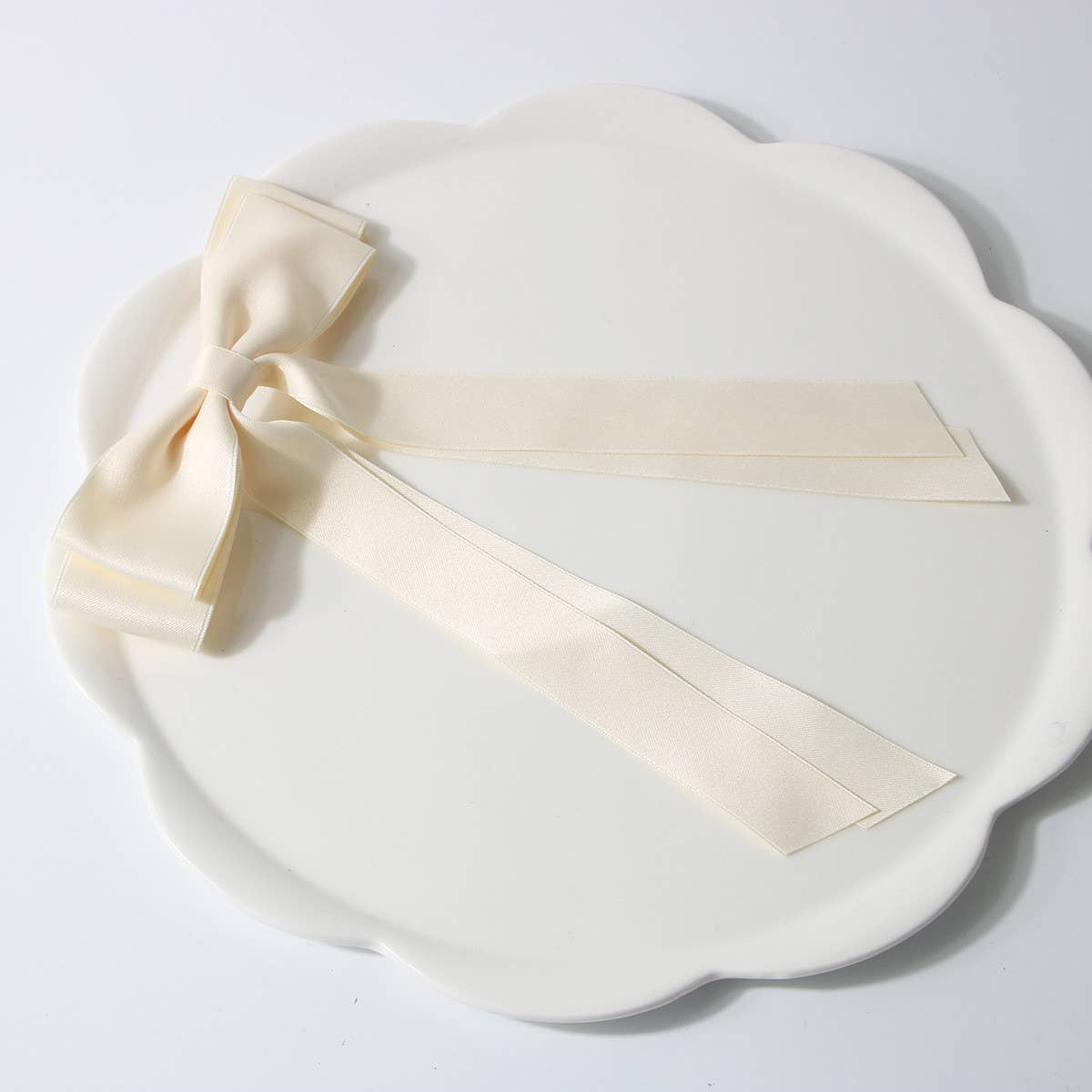 Bow Spring Clip - Beige | Hartford Prints